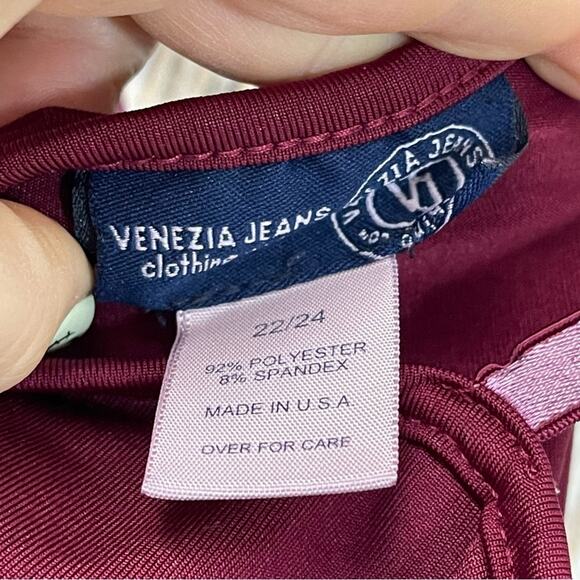 Venezia, Camisole, Size 22/24. Maroon. In excellent condition! - Picture 4 of 5